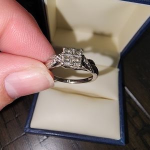 1/4 carat diamond engagement ring
